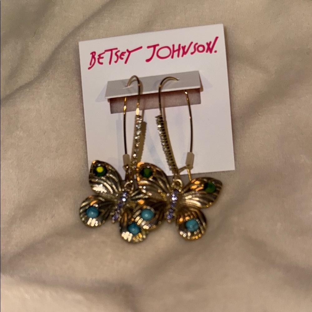 Betsey Johnson Gold Butterfly Earrings. NWT - Picture 10 of 14